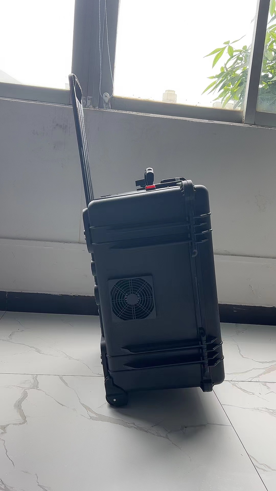 青羊手拉箱型移动通信干扰器